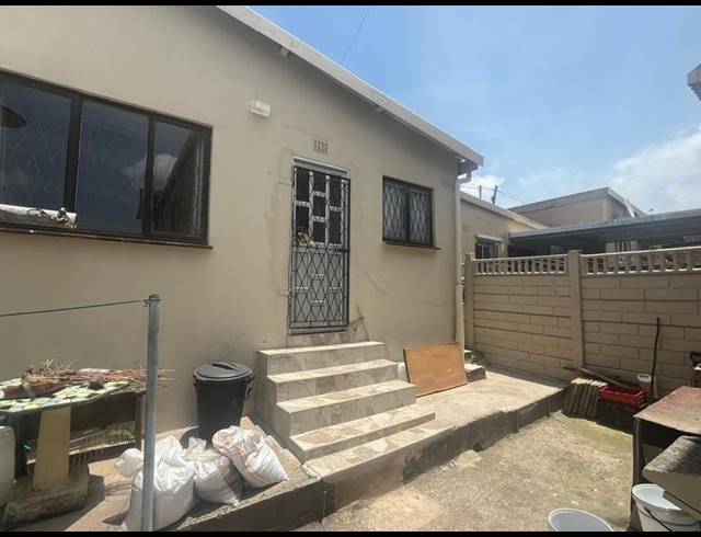 2 BEDROOM HOUSE FOR SALE IN MONTFORD